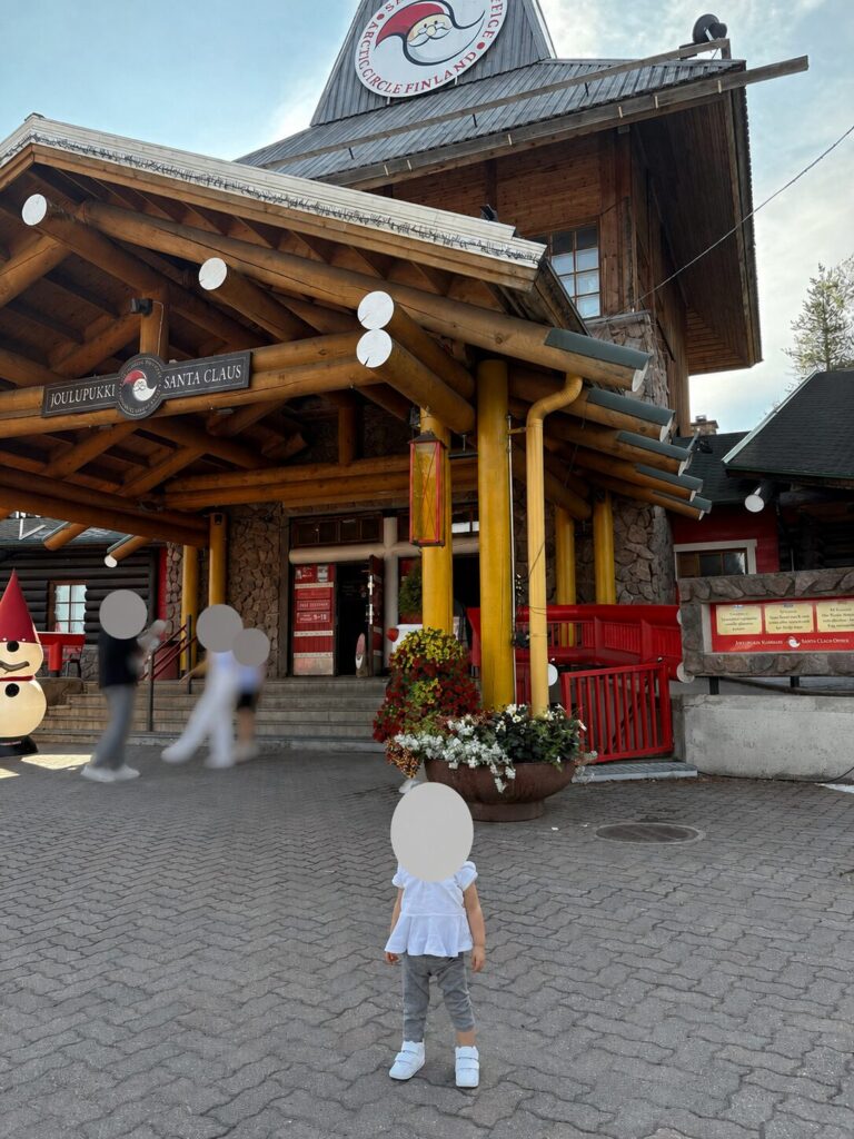サンタクロース村に到着！