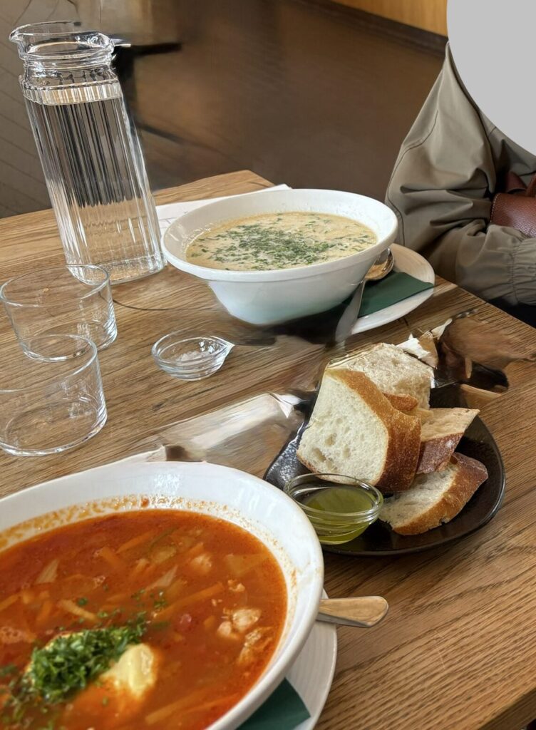 「SOUP＋MORE」のサーモンスープ