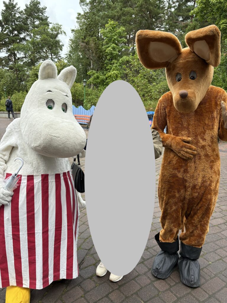 ムーミンのキャラクターと娘