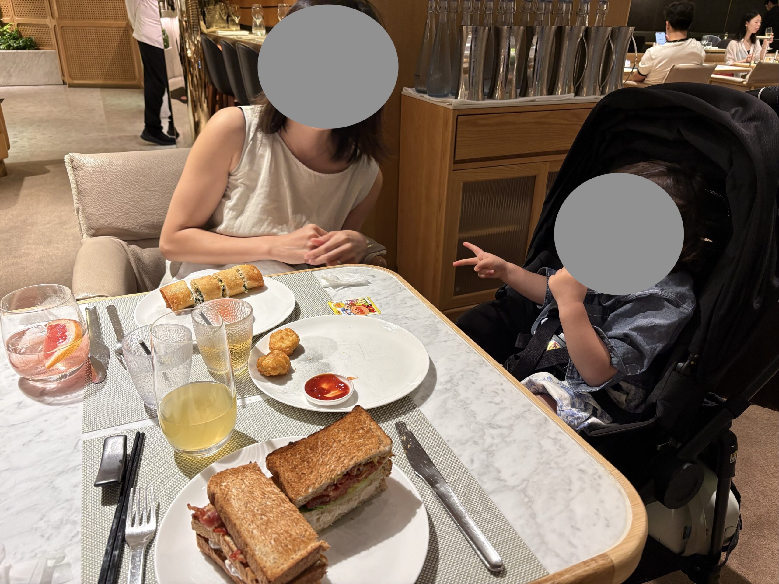 カンタスラウンジの食事
