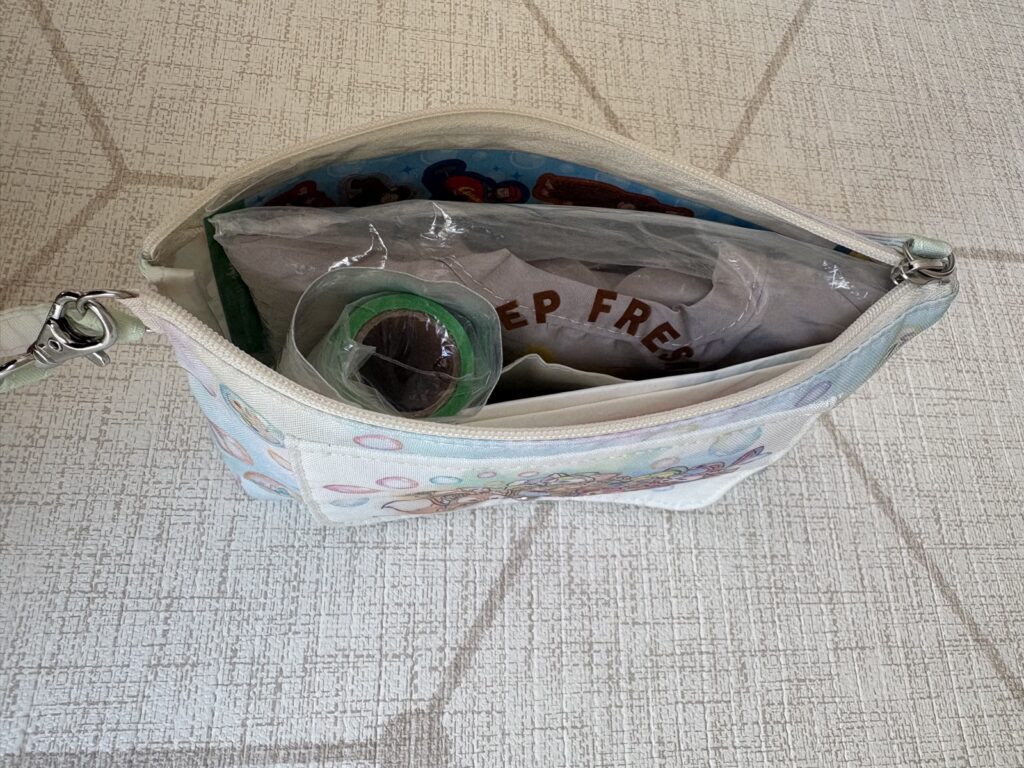 小物をポーチに詰めたところ